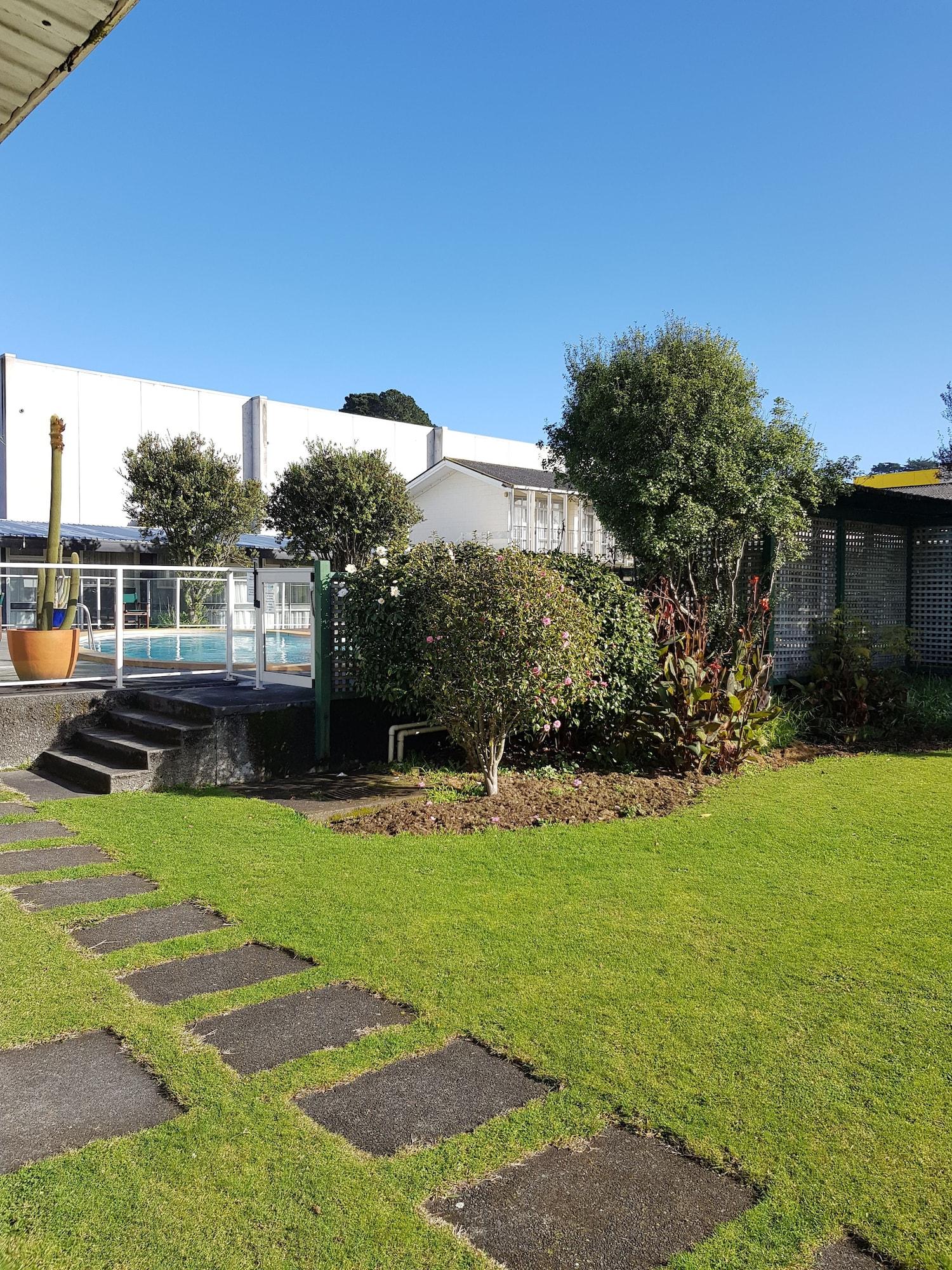 The Avenue Hotel Whanganui Exterior photo