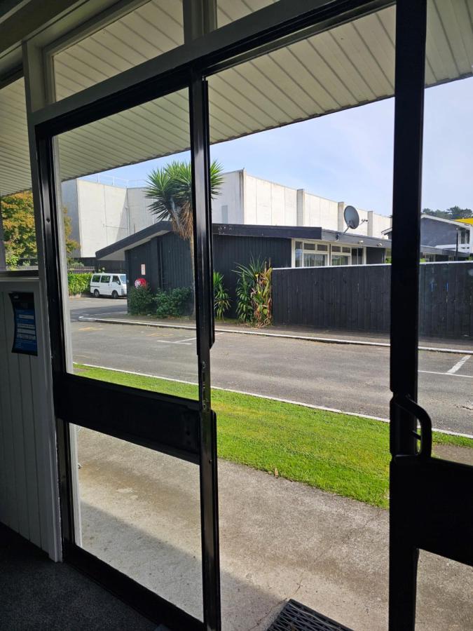 The Avenue Hotel Whanganui Exterior photo